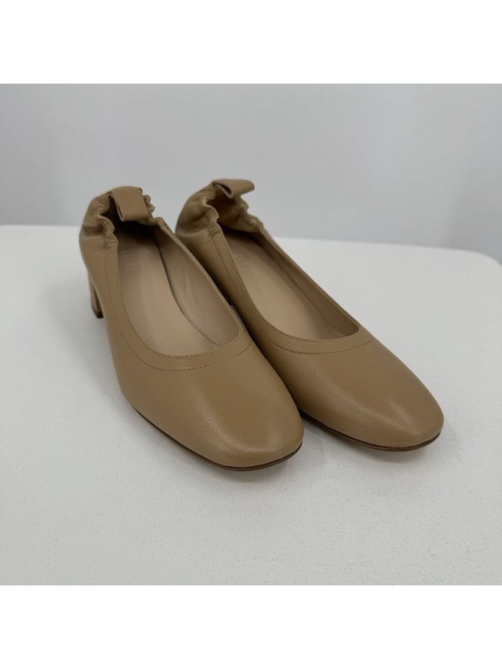 Everlane Italian Leather Day Heel Light Taupe 9.5 Women's Elastic Back Comfort